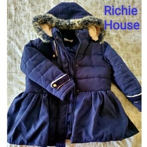 Little girl's puffer coat